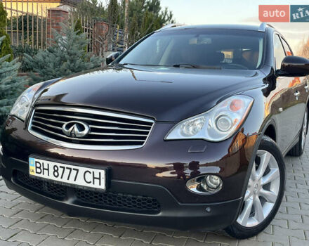 Красный Инфинити EX 35, объемом двигателя 3.5 л и пробегом 77 тыс. км за 11999 $, фото 5 на Automoto.ua
