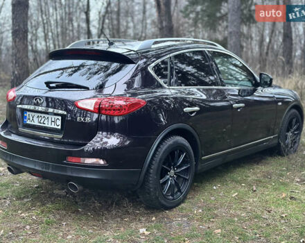 Красный Инфинити EX 35, объемом двигателя 3.5 л и пробегом 165 тыс. км за 11799 $, фото 5 на Automoto.ua