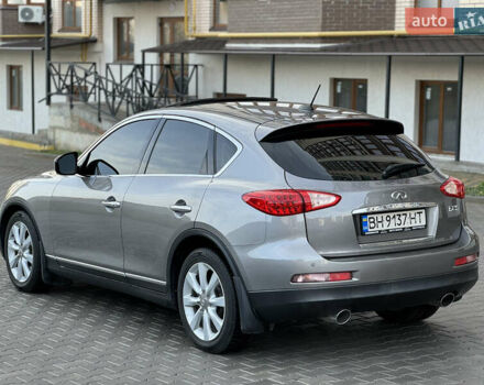 Серый Инфинити EX 35, объемом двигателя 3.5 л и пробегом 150 тыс. км за 10600 $, фото 14 на Automoto.ua