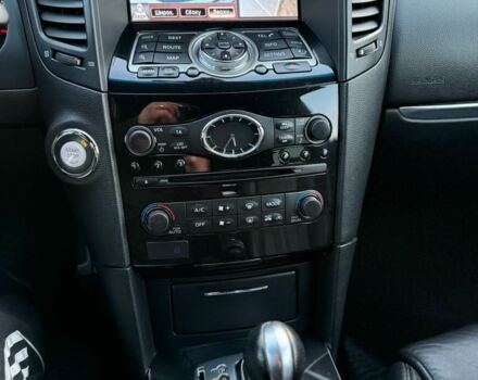 Белый Инфинити FX 30, объемом двигателя 3 л и пробегом 173 тыс. км за 16500 $, фото 4 на Automoto.ua