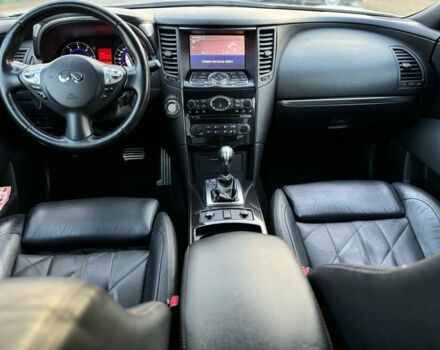 Белый Инфинити FX 30, объемом двигателя 3 л и пробегом 173 тыс. км за 16500 $, фото 3 на Automoto.ua