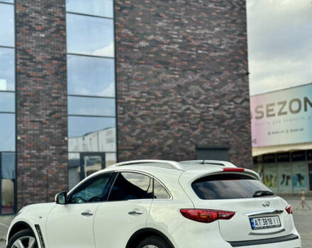 Белый Инфинити FX 30, объемом двигателя 3 л и пробегом 175 тыс. км за 15200 $, фото 26 на Automoto.ua