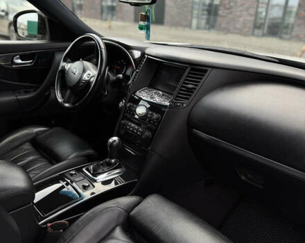 Белый Инфинити FX 30, объемом двигателя 3 л и пробегом 175 тыс. км за 15200 $, фото 63 на Automoto.ua