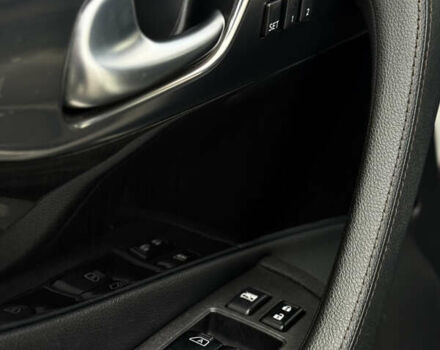 Белый Инфинити FX 30, объемом двигателя 3 л и пробегом 175 тыс. км за 15200 $, фото 31 на Automoto.ua