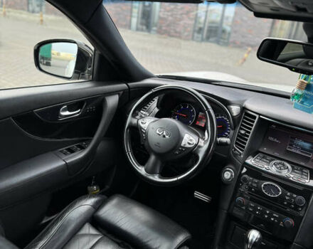 Белый Инфинити FX 30, объемом двигателя 3 л и пробегом 175 тыс. км за 15200 $, фото 40 на Automoto.ua