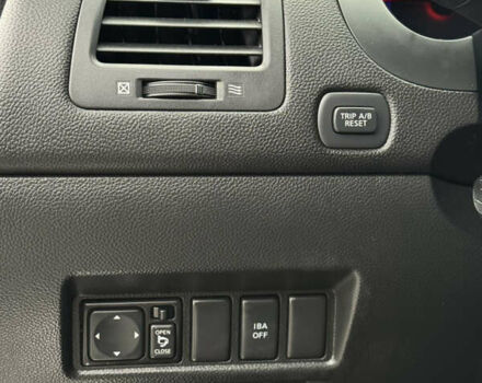 Белый Инфинити FX 30, объемом двигателя 3 л и пробегом 175 тыс. км за 15200 $, фото 56 на Automoto.ua