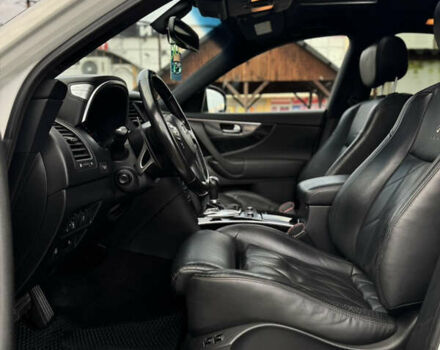 Белый Инфинити FX 30, объемом двигателя 3 л и пробегом 175 тыс. км за 15200 $, фото 32 на Automoto.ua