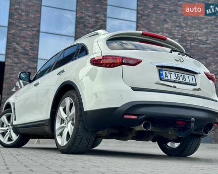 Белый Инфинити FX 30, объемом двигателя 3 л и пробегом 175 тыс. км за 15200 $, фото 24 на Automoto.ua