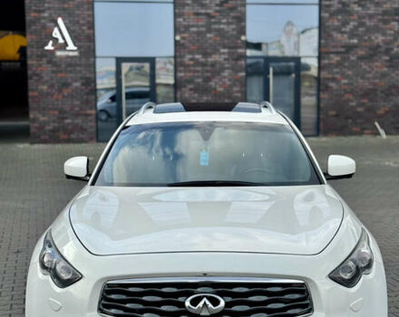 Белый Инфинити FX 30, объемом двигателя 3 л и пробегом 175 тыс. км за 15200 $, фото 12 на Automoto.ua