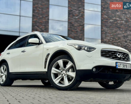Белый Инфинити FX 30, объемом двигателя 3 л и пробегом 175 тыс. км за 15200 $, фото 16 на Automoto.ua