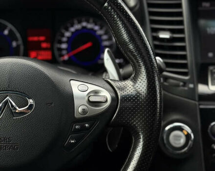 Белый Инфинити FX 30, объемом двигателя 3 л и пробегом 175 тыс. км за 15200 $, фото 44 на Automoto.ua