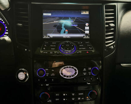 Белый Инфинити FX 30, объемом двигателя 3 л и пробегом 175 тыс. км за 15200 $, фото 52 на Automoto.ua