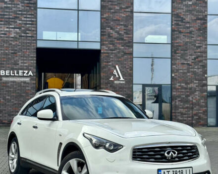 Белый Инфинити FX 30, объемом двигателя 3 л и пробегом 175 тыс. км за 15200 $, фото 13 на Automoto.ua