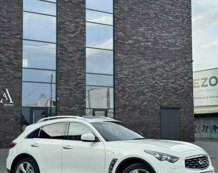 Белый Инфинити FX 30, объемом двигателя 3 л и пробегом 175 тыс. км за 15200 $, фото 17 на Automoto.ua