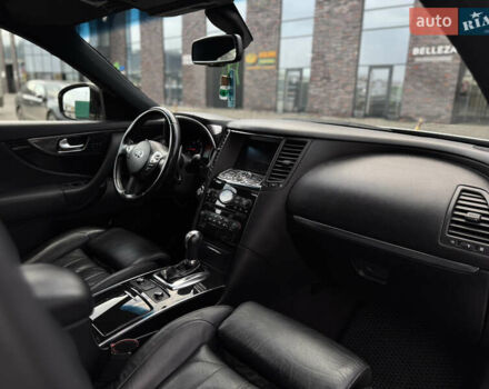 Белый Инфинити FX 30, объемом двигателя 3 л и пробегом 175 тыс. км за 15200 $, фото 64 на Automoto.ua