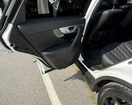 Белый Инфинити FX 30, объемом двигателя 3 л и пробегом 145 тыс. км за 17000 $, фото 11 на Automoto.ua