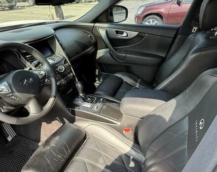 Белый Инфинити FX 30, объемом двигателя 3 л и пробегом 145 тыс. км за 17000 $, фото 10 на Automoto.ua