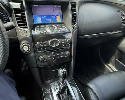 Белый Инфинити FX 30, объемом двигателя 3 л и пробегом 145 тыс. км за 17000 $, фото 25 на Automoto.ua