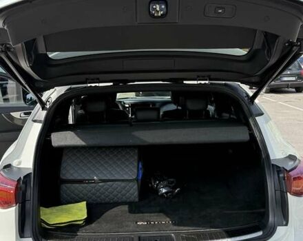 Белый Инфинити FX 30, объемом двигателя 3 л и пробегом 145 тыс. км за 17000 $, фото 17 на Automoto.ua