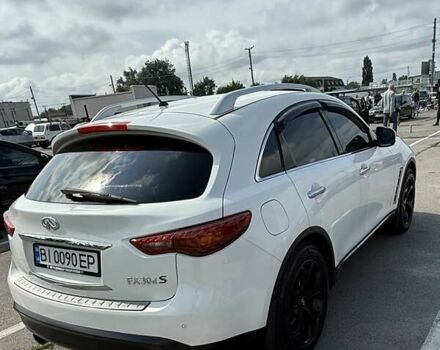 Белый Инфинити FX 30, объемом двигателя 3 л и пробегом 145 тыс. км за 17000 $, фото 4 на Automoto.ua