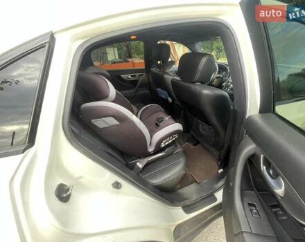 Белый Инфинити FX 30, объемом двигателя 3 л и пробегом 212 тыс. км за 16500 $, фото 9 на Automoto.ua