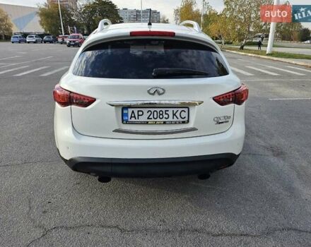 Белый Инфинити FX 30, объемом двигателя 3 л и пробегом 205 тыс. км за 15200 $, фото 3 на Automoto.ua