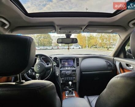 Белый Инфинити FX 30, объемом двигателя 3 л и пробегом 205 тыс. км за 15200 $, фото 15 на Automoto.ua