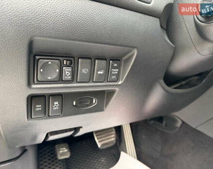 Белый Инфинити FX 30, объемом двигателя 3 л и пробегом 207 тыс. км за 13990 $, фото 16 на Automoto.ua