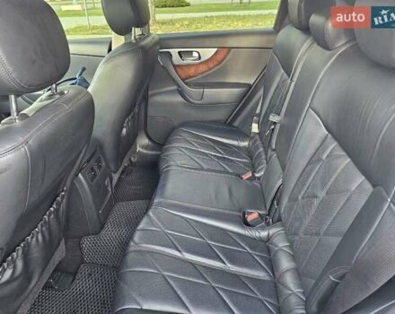 Белый Инфинити FX 30, объемом двигателя 3 л и пробегом 205 тыс. км за 15200 $, фото 7 на Automoto.ua