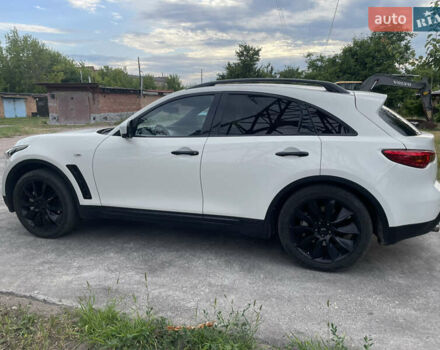 Белый Инфинити FX 30, объемом двигателя 3 л и пробегом 212 тыс. км за 16500 $, фото 8 на Automoto.ua