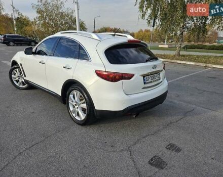 Белый Инфинити FX 30, объемом двигателя 3 л и пробегом 205 тыс. км за 15200 $, фото 4 на Automoto.ua