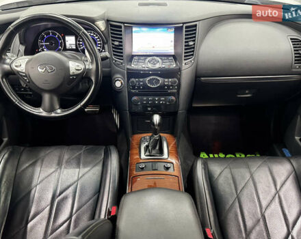 Белый Инфинити FX 30, объемом двигателя 2.99 л и пробегом 116 тыс. км за 18500 $, фото 7 на Automoto.ua