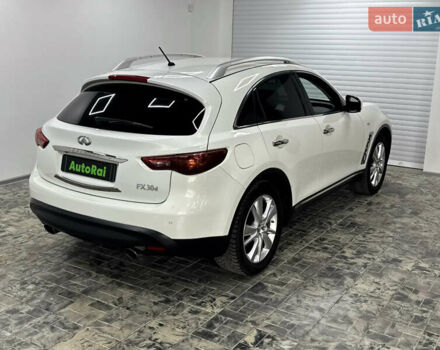 Белый Инфинити FX 30, объемом двигателя 2.99 л и пробегом 116 тыс. км за 18500 $, фото 3 на Automoto.ua