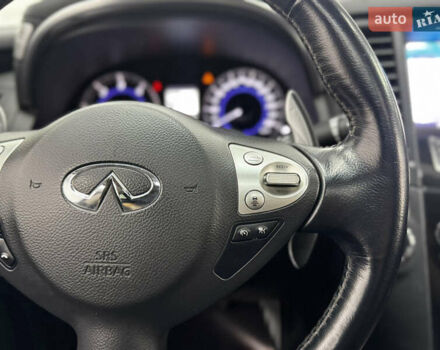 Белый Инфинити FX 30, объемом двигателя 2.99 л и пробегом 116 тыс. км за 18500 $, фото 11 на Automoto.ua