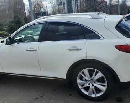 Білий Інфініті FX 30, об'ємом двигуна 3 л та пробігом 190 тис. км за 16900 $, фото 2 на Automoto.ua