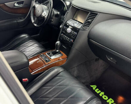 Белый Инфинити FX 30, объемом двигателя 2.99 л и пробегом 116 тыс. км за 18500 $, фото 16 на Automoto.ua