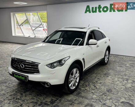 Белый Инфинити FX 30, объемом двигателя 2.99 л и пробегом 116 тыс. км за 18500 $, фото 6 на Automoto.ua