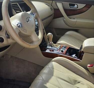 Білий Інфініті FX 30, об'ємом двигуна 3 л та пробігом 190 тис. км за 16900 $, фото 6 на Automoto.ua