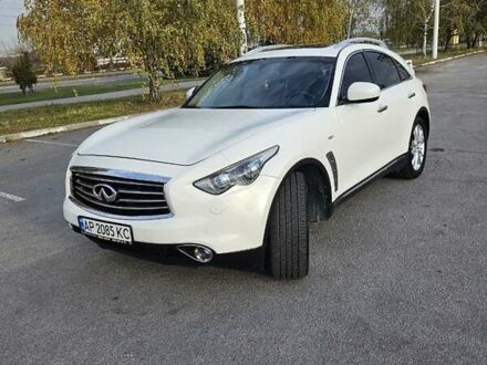 Белый Инфинити FX 30, объемом двигателя 3 л и пробегом 205 тыс. км за 15200 $, фото 1 на Automoto.ua