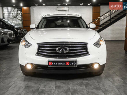 Інфініті FX 30 2013 у Одесі на Automoto.ua Білий Інфініті FX 30, об'ємом двигуна 2.99 л та пробігом 116 тис. км за 19999 $, фото 1 на Automoto.ua
