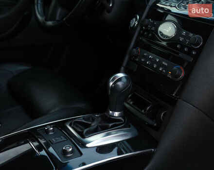 Чорний Інфініті FX 30, об'ємом двигуна 3 л та пробігом 226 тис. км за 15500 $, фото 10 на Automoto.ua