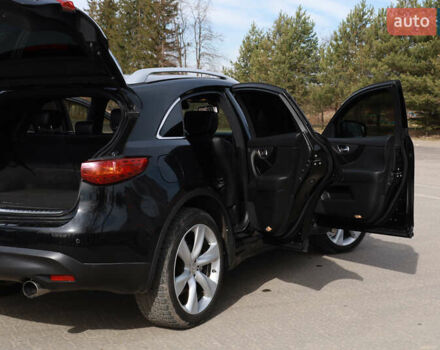 Чорний Інфініті FX 30, об'ємом двигуна 3 л та пробігом 226 тис. км за 15500 $, фото 18 на Automoto.ua