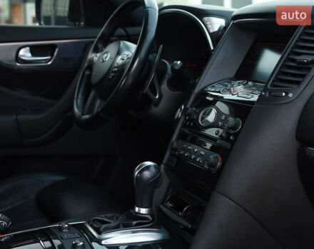 Чорний Інфініті FX 30, об'ємом двигуна 3 л та пробігом 226 тис. км за 15500 $, фото 33 на Automoto.ua