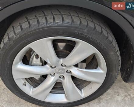 Черный Инфинити FX 30, объемом двигателя 3 л и пробегом 309 тыс. км за 14500 $, фото 18 на Automoto.ua