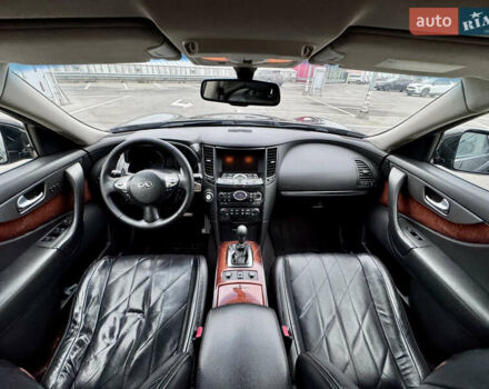 Черный Инфинити FX 30, объемом двигателя 2.99 л и пробегом 159 тыс. км за 16500 $, фото 38 на Automoto.ua
