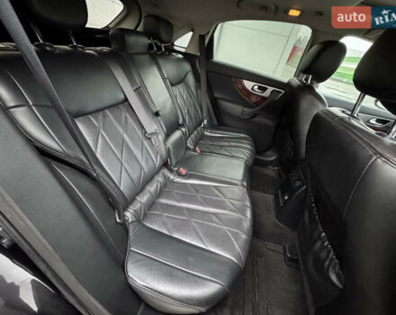 Черный Инфинити FX 30, объемом двигателя 2.99 л и пробегом 159 тыс. км за 16500 $, фото 33 на Automoto.ua
