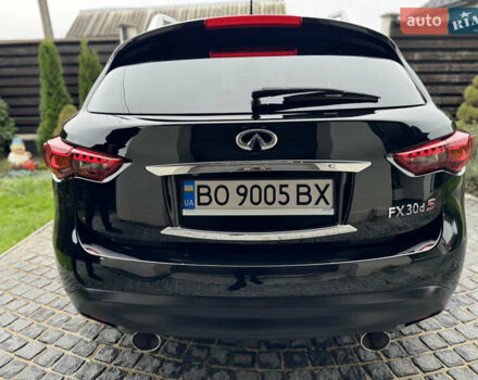 Черный Инфинити FX 30, объемом двигателя 3 л и пробегом 288 тыс. км за 15000 $, фото 2 на Automoto.ua