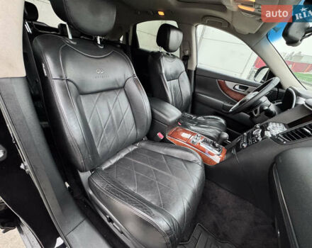 Черный Инфинити FX 30, объемом двигателя 2.99 л и пробегом 159 тыс. км за 16500 $, фото 29 на Automoto.ua