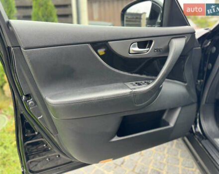 Черный Инфинити FX 30, объемом двигателя 3 л и пробегом 288 тыс. км за 15000 $, фото 15 на Automoto.ua