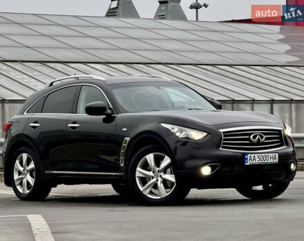 Черный Инфинити FX 30, объемом двигателя 2.99 л и пробегом 159 тыс. км за 16500 $, фото 6 на Automoto.ua
